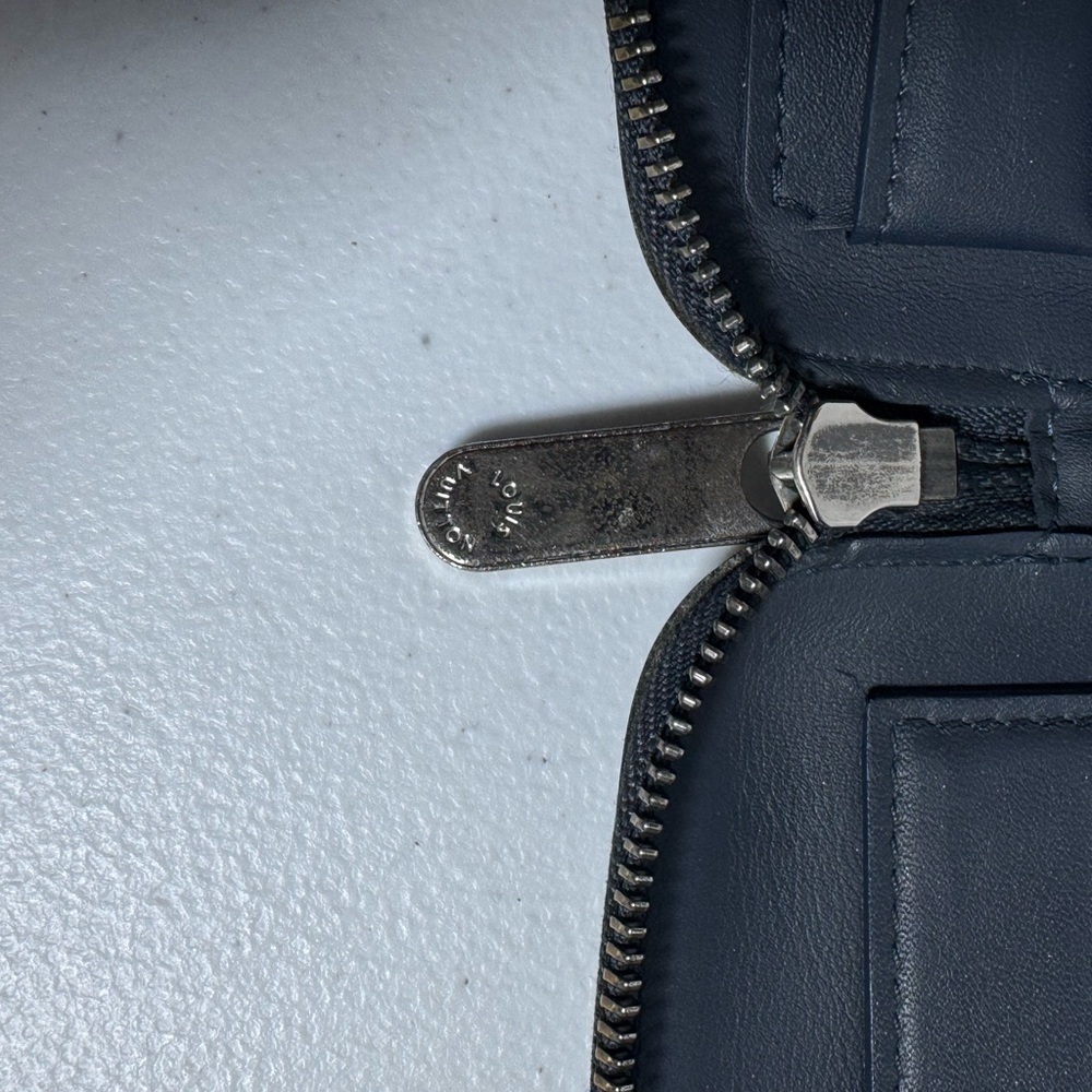 Black Louis Vuitton Damier Ebene Bag - Picture 8 of 8